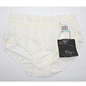 NWT Olga Secret Hug Halfpant Panties Size 8